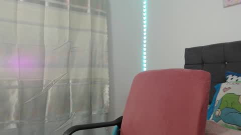 Snapshot of latin_rihanna_j chatting on 11.08.25 karen online show from 11.08.25