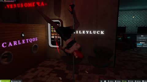 Snapshot of latina_french chatting on 10.15.25 leidy online show from 10.15.25