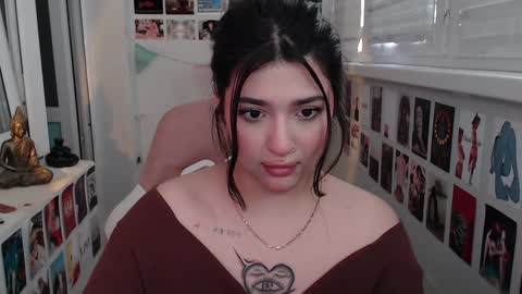 Snapshot of latina_mia chatting on 12.14.24 miiiiiiaaaa online show from 12.14.24
