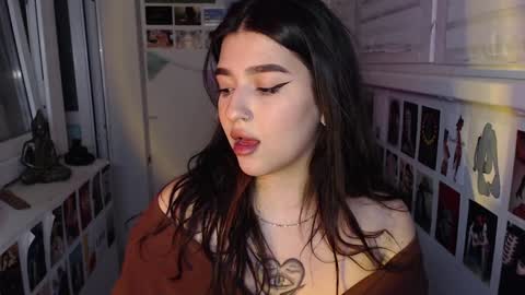 Snapshot of latina_mia chatting on 12.16.24 miiiiiiaaaa online show from 12.16.24