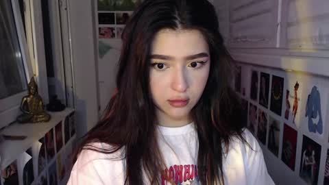 Snapshot of latina_mia chatting on 12.26.24 miiiiiiaaaa online show from 12.26.24