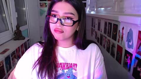 Snapshot of latina_mia chatting on 01.15.25 miiiiiiaaaa online show from 01.15.25