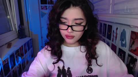 Snapshot of latina_mia chatting on 01.30.25 miiiiiiaaaa online show from 01.30.25