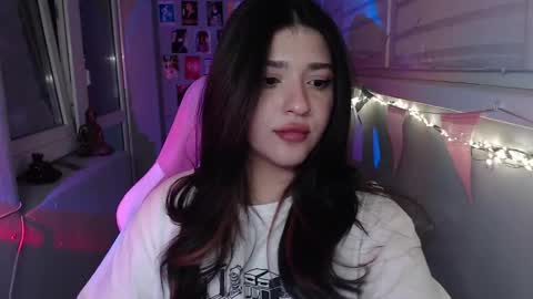 Snapshot of latina_mia chatting on 02.23.25 miiiiiiaaaa online show from 02.23.25