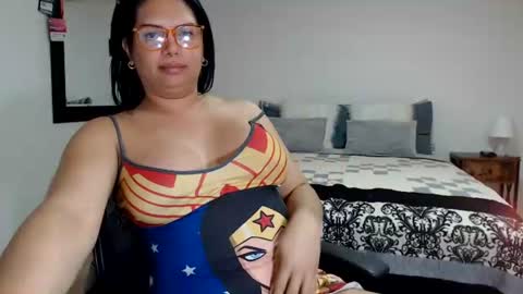 Snapshot of latinaflower_ts chatting on 07.16.26 FLOR SALVAJE online show from 07.16.26