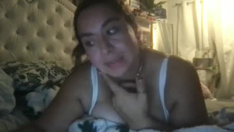 Snapshot of latinalinda02 chatting on 10.14.25 latinalinda02 online show from 10.14.25