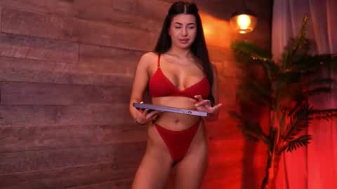 Latina online show from 10.25.25