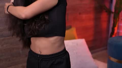 Latina online show from 11.30.25