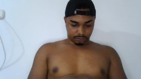 Snapshot of latinbbc_00 chatting on 02.21.25 latinbbc_00 online show from 02.21.25