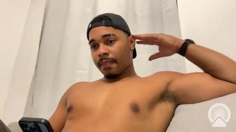 Snapshot of latinbbc_00 chatting on 02.23.25 latinbbc_00 online show from 02.23.25