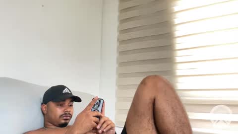 Snapshot of latinbbc_00 chatting on 02.23.25 latinbbc_00 online show from 02.23.25