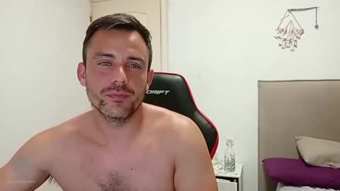 LatinBlueBoy online show from 09.15.25