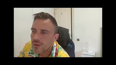 LatinBlueBoy online show from 09.28.25