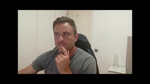 LatinBlueBoy online show from 10.14.25