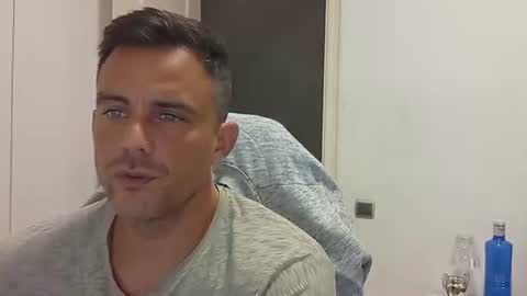 LatinBlueBoy online show from 10.19.25