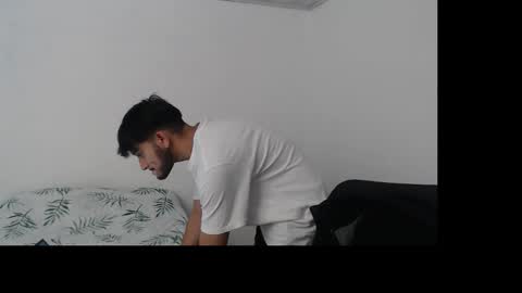 Snapshot of latinbunny7779 chatting on 12.02.24 camilo online show from 12.02.24