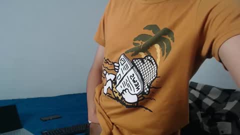 Snapshot of latinbunny7779 chatting on 12.23.24 camilo online show from 12.23.24