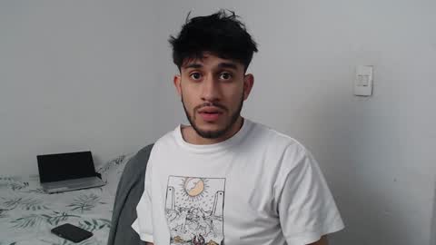 Snapshot of latinbunny7779 chatting on 12.30.24 camilo online show from 12.30.24