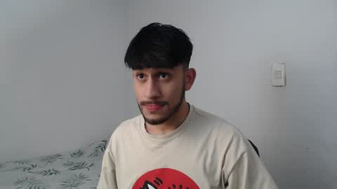 Snapshot of latinbunny7779 chatting on 01.08.25 camilo online show from 01.08.25