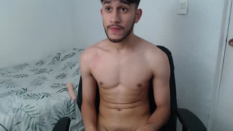 Snapshot of latinbunny7779 chatting on 01.08.25 camilo online show from 01.08.25