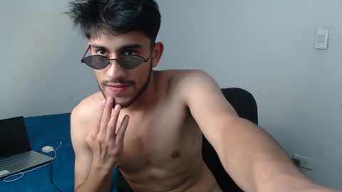 Snapshot of latinbunny7779 chatting on 02.03.25 camilo online show from 02.03.25