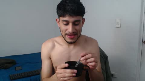 Snapshot of latinbunny7779 chatting on 02.06.25 camilo online show from 02.06.25