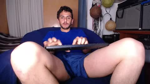 Snapshot of latincurious0 chatting on 09.30.25 Juanito online show from 09.30.25