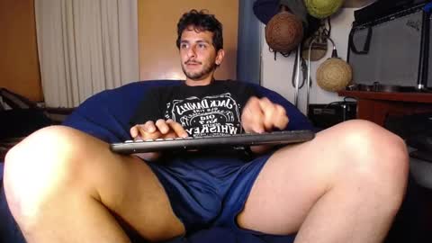 Snapshot of latincurious0 chatting on 10.09.25 Juanito online show from 10.09.25