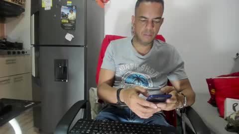 latinmartin73 online show from 12.28.24