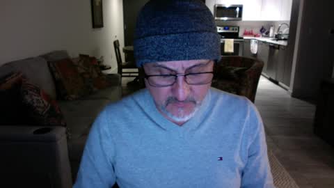 QS - INDEPENDENT MODEL online show from 12.02.24
