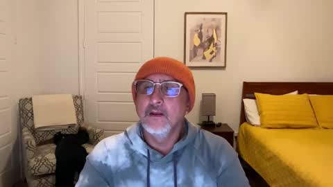 Snapshot of latinnous chatting on 11.02.25 QS - INDEPENDENT MODEL online show from 11.02.25