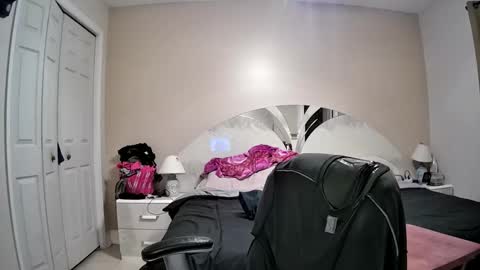 Snapshot of latinoinfla chatting on 11.14.25 latinoinfla online show from 11.14.25