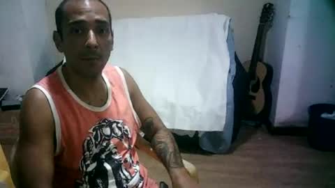 Snapshot of latinounder chatting on 07.04.26 latinounder online show from 07.04.26