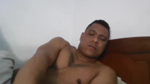Snapshot of latinrayf chatting on 12.18.24 latinrayf online show from 12.18.24