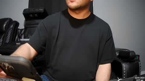 Snapshot of latinstud7 chatting on 02.01.25 Nico online show from 02.01.25