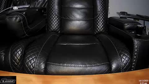 Snapshot of latinstud7 chatting on 10.13.25 Nico online show from 10.13.25