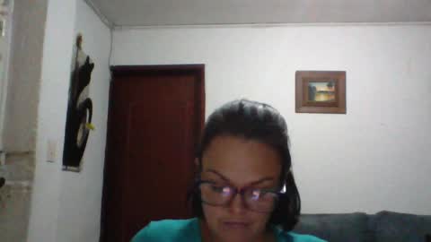 Snapshot of lau16310 chatting on 06.08.26 Laura online show from 06.08.26