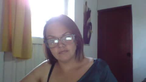 Snapshot of lau16310 chatting on 06.10.26 Laura online show from 06.10.26