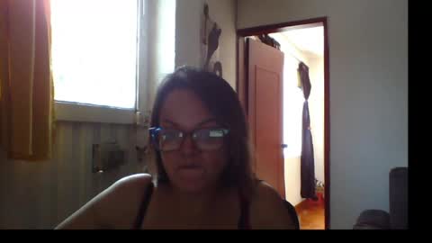 Snapshot of lau16310 chatting on 06.11.26 Laura online show from 06.11.26