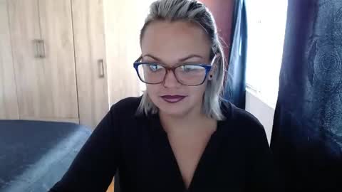 Snapshot of lau16310 chatting on 07.30.26 Laura online show from 07.30.26