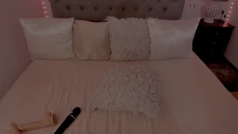 Laura online show from 03.04.26