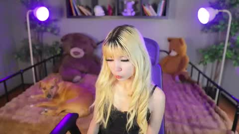 laukyubey1 online show from 10.12.25