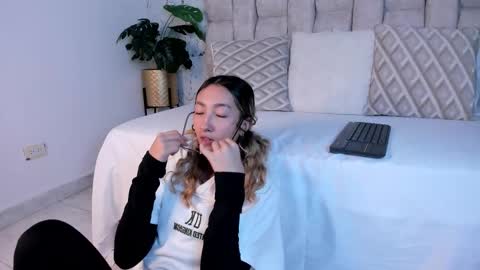 Lau Miller online show from 09.25.25