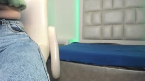 laura__js_ online show from 09.29.25