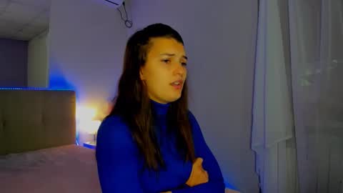 Laura online show from 10.04.25