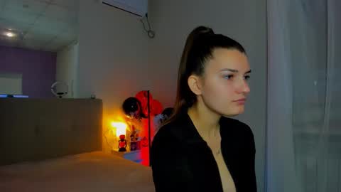 Laura online show from 11.06.25