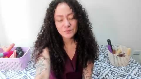 Snapshot of laura_anal_ chatting on 06.09.26 Wen online show from 06.09.26