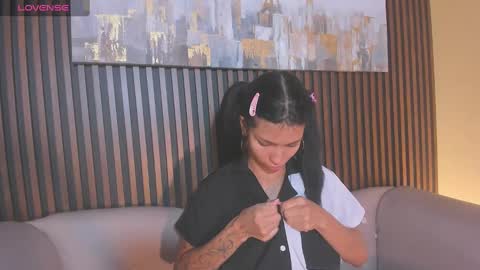 Snapshot of laura_aristizabal_19 chatting on 10.08.25 Laura online show from 10.08.25