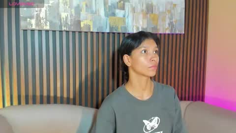 Snapshot of laura_aristizabal_19 chatting on 10.22.25 Laura online show from 10.22.25