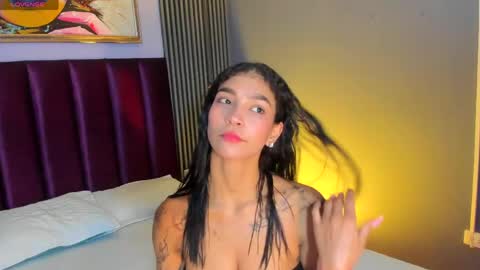 Snapshot of laura_aristizabal_19 chatting on 05.12.26 Laura online show from 05.12.26